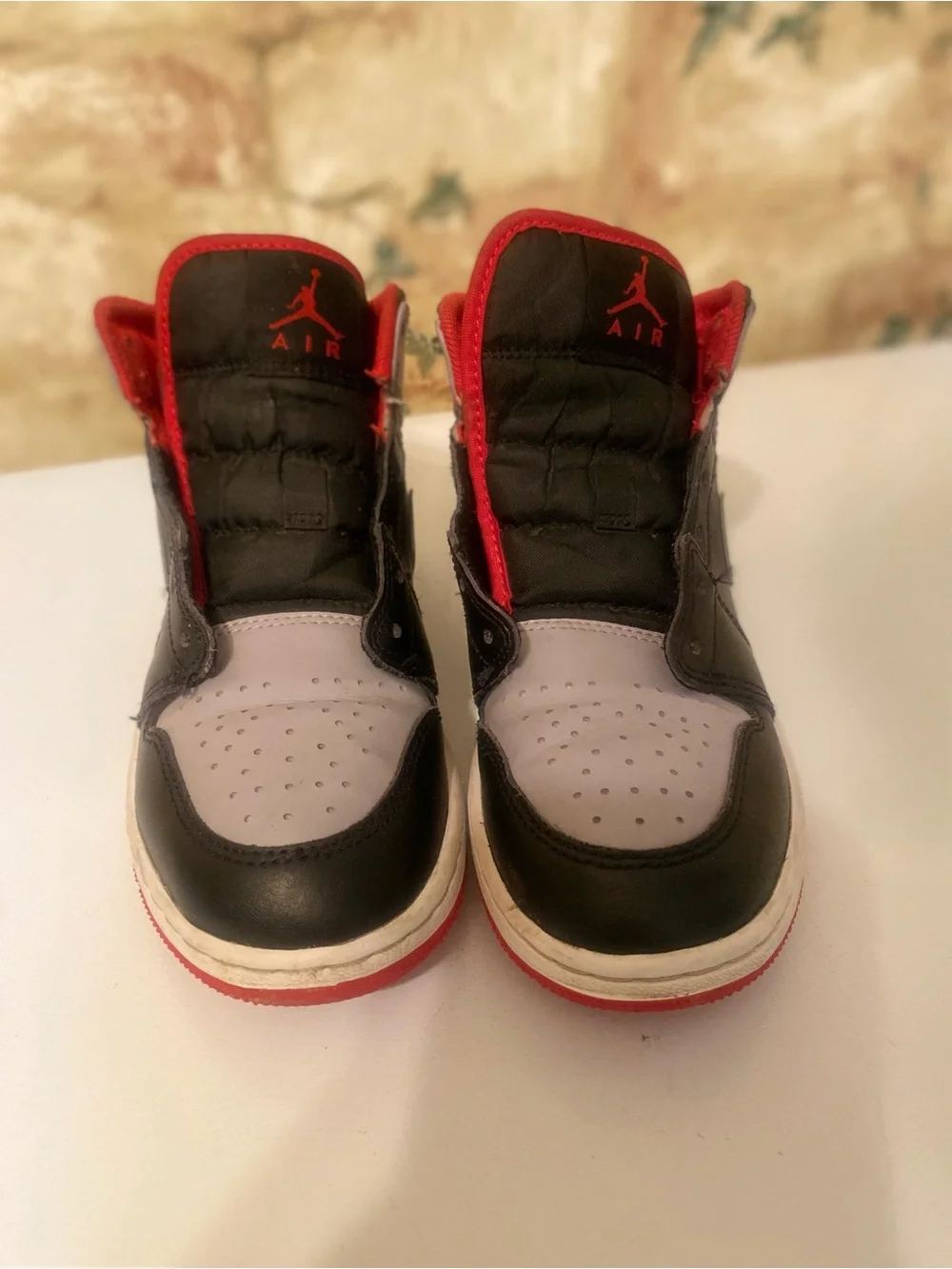 Jordan Air 1 Mid Black Gray with Red Lining